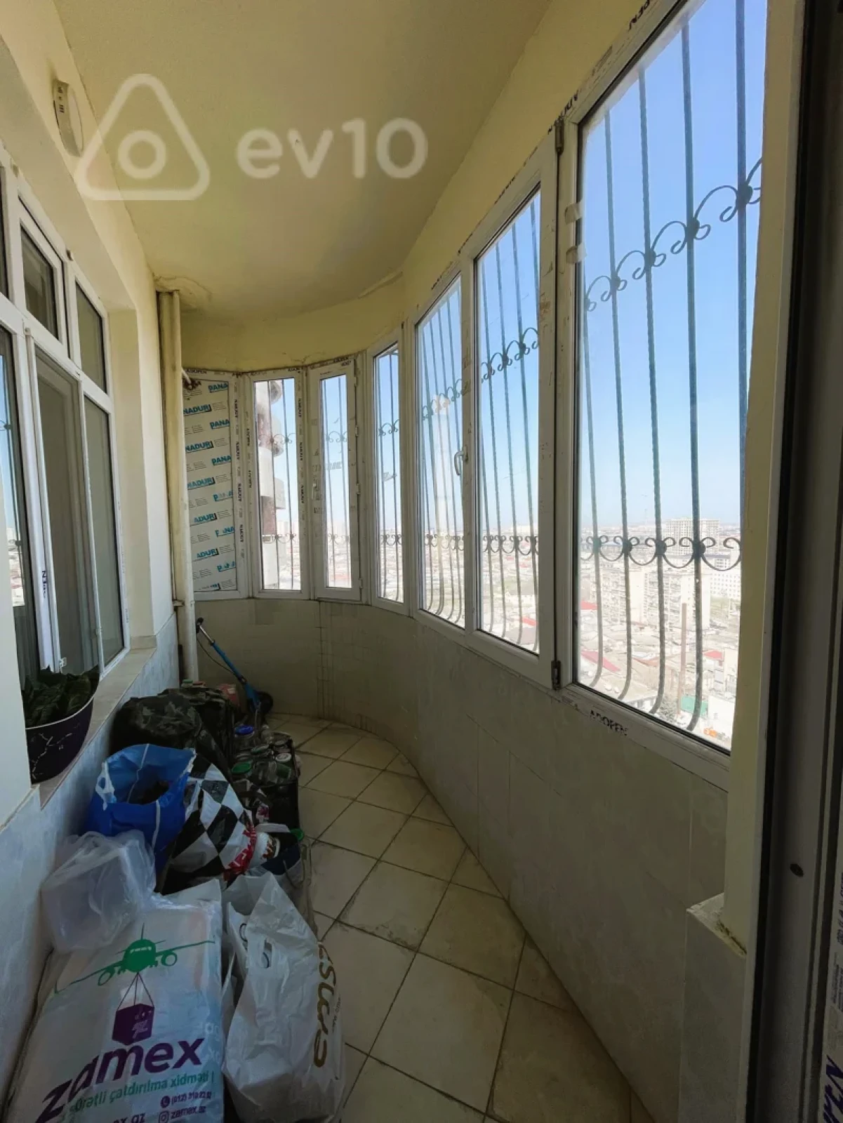 Satılır 4 otaqlı yeni tikili 240 m²