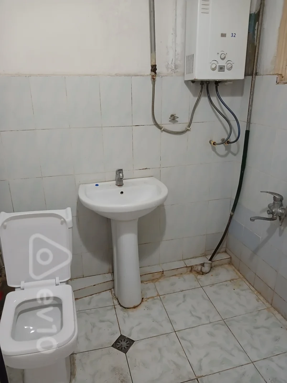 Kirayə verilir 3 otaqlı köhnə tikili 80 m²