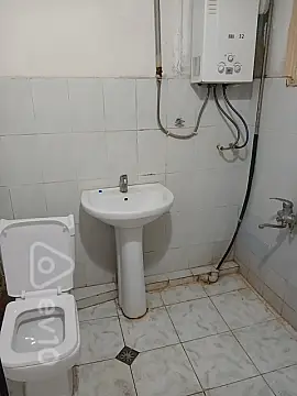 Kirayə verilir 3 otaqlı köhnə tikili 80 m²