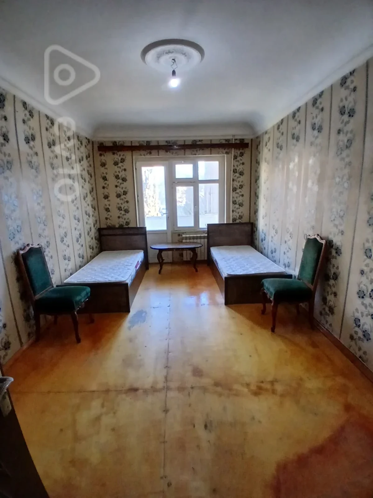 Kirayə verilir 3 otaqlı köhnə tikili 80 m²