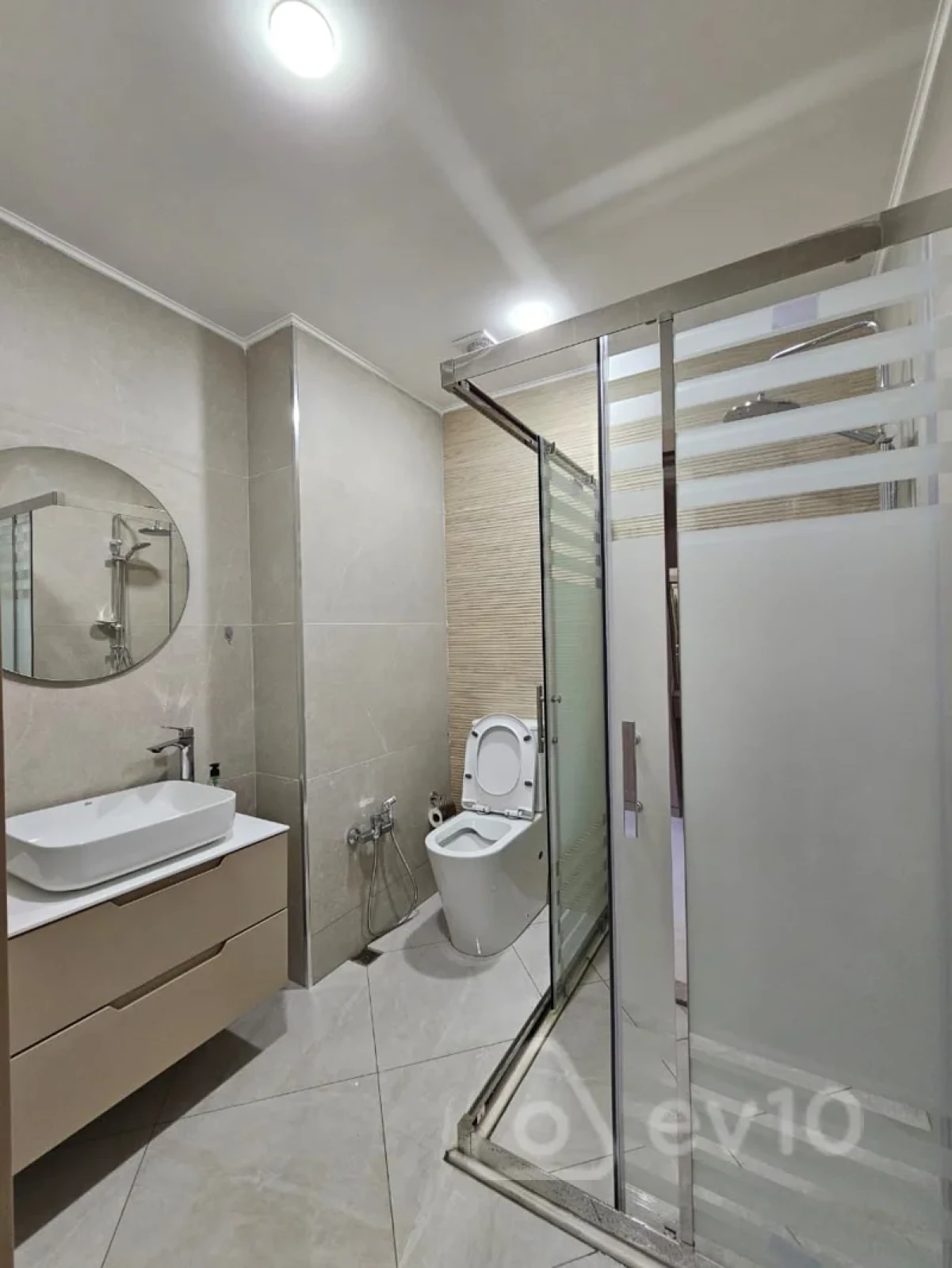 Kirayə verilir 2 otaqlı yeni tikili 85 m²