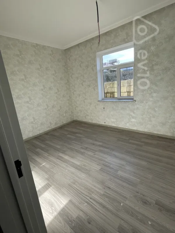 Satılır 4 otaqlı həyət evi 100 m²