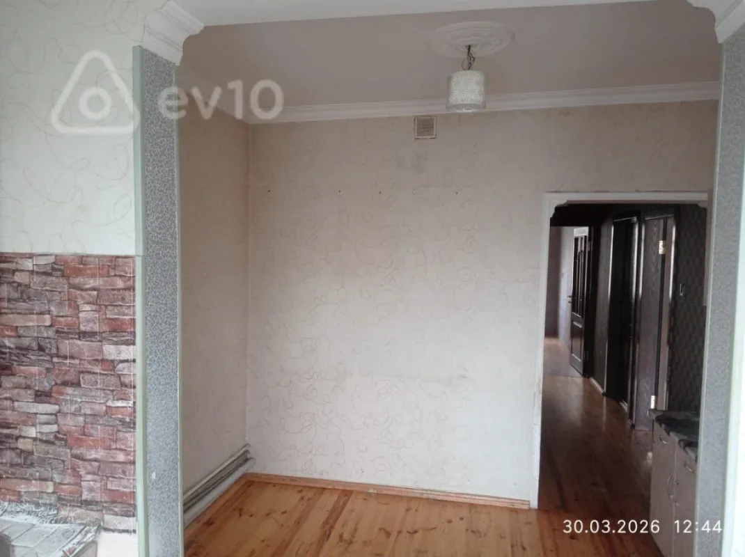 Kirayə verilir 2 otaqlı köhnə tikili 50 m²
