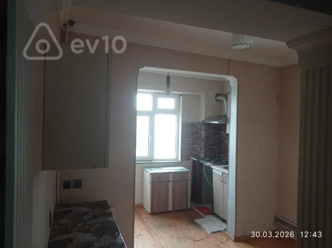 Kirayə verilir 2 otaqlı köhnə tikili 50 m²