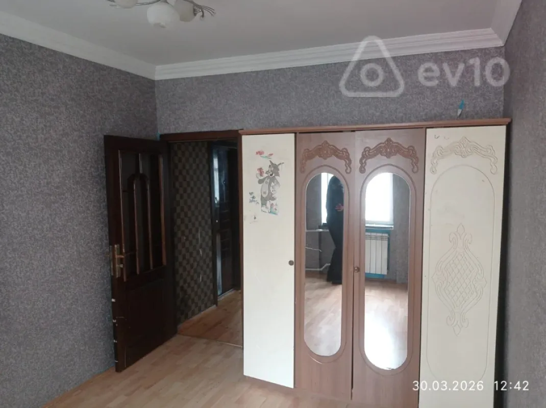 Kirayə verilir 2 otaqlı köhnə tikili 50 m²