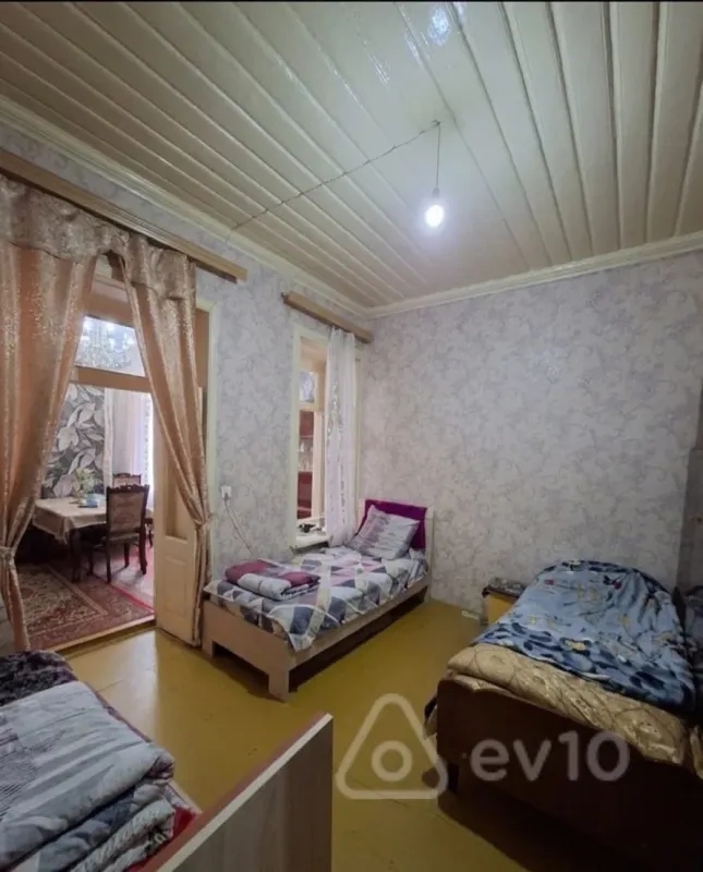Kirayə verilir 4 otaqlı köhnə tikili 89.7 m²