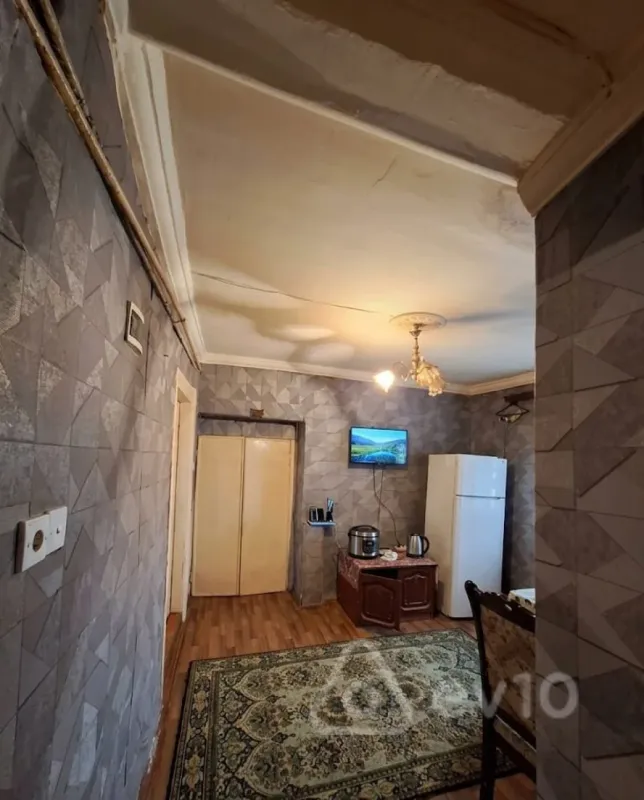 Kirayə verilir 4 otaqlı köhnə tikili 89.7 m²
