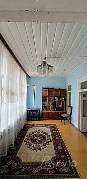 Kirayə verilir 4 otaqlı köhnə tikili 89.7 m²