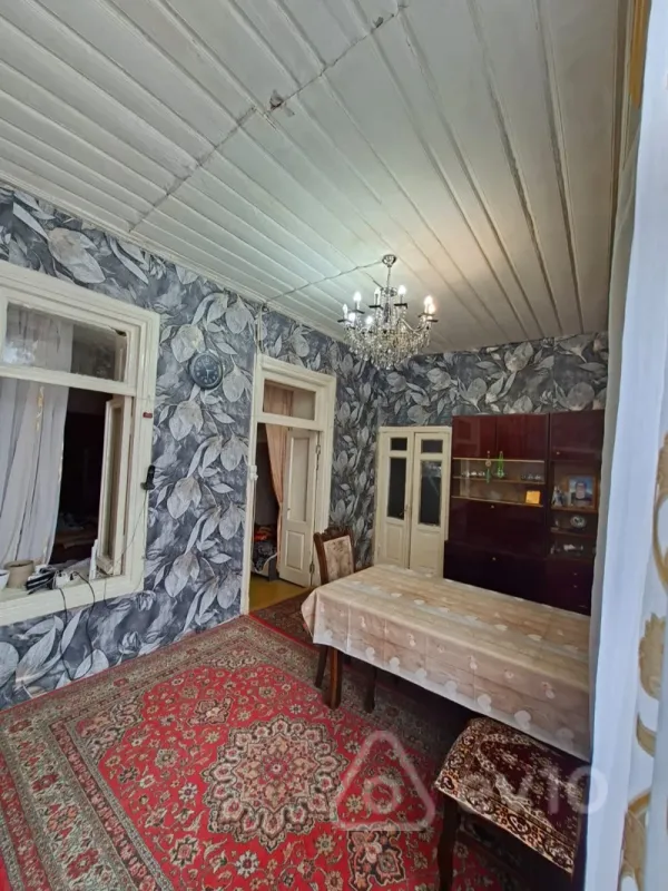 Kirayə verilir 4 otaqlı köhnə tikili 89.7 m²