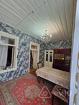 Kirayə verilir 4 otaqlı köhnə tikili 89.7 m²