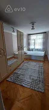 Kirayə verilir 2 otaqlı köhnə tikili 60 m²