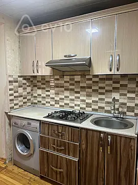 Kirayə verilir 2 otaqlı köhnə tikili 60 m²
