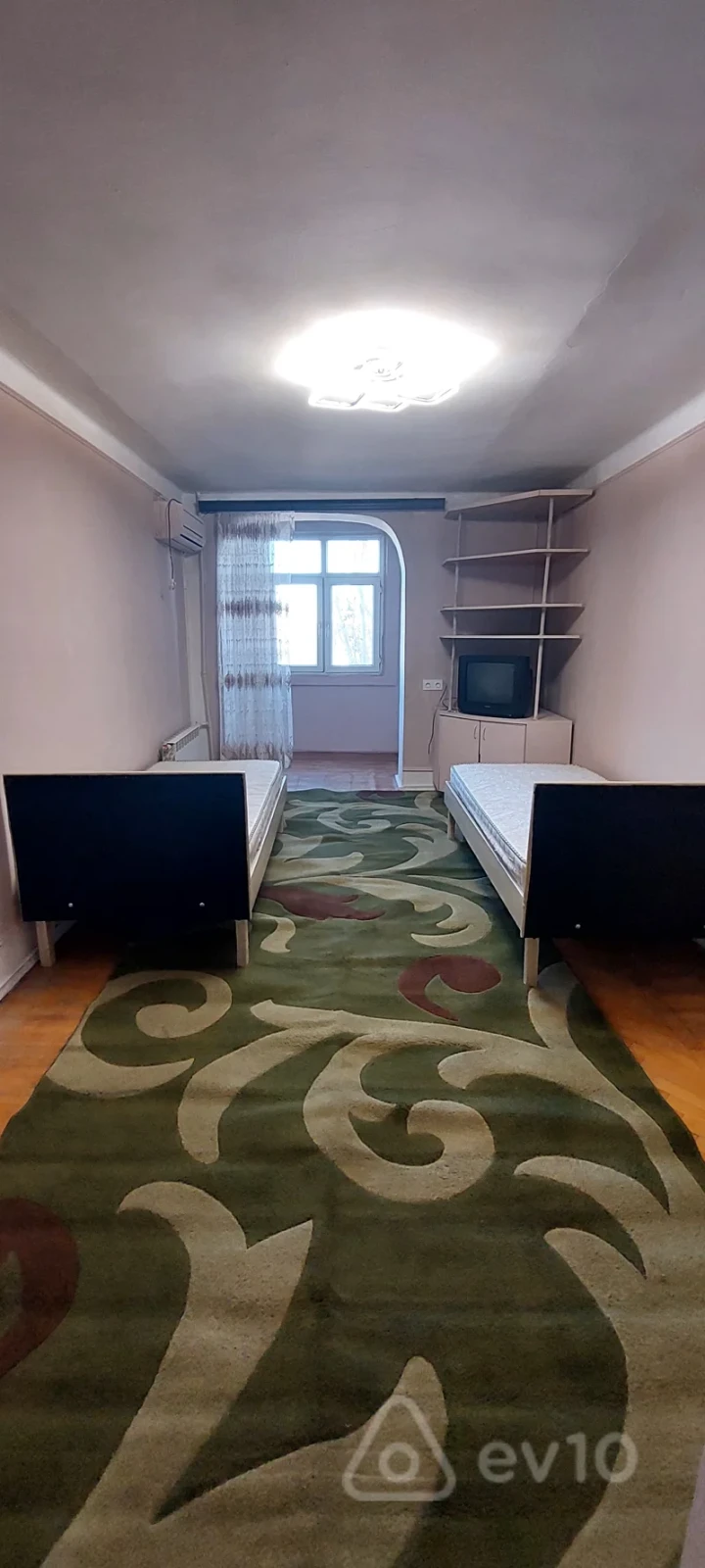 Kirayə verilir 2 otaqlı köhnə tikili 60 m²