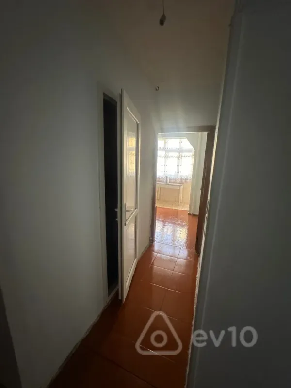 Kirayə verilir 2 otaqlı köhnə tikili 60 m²