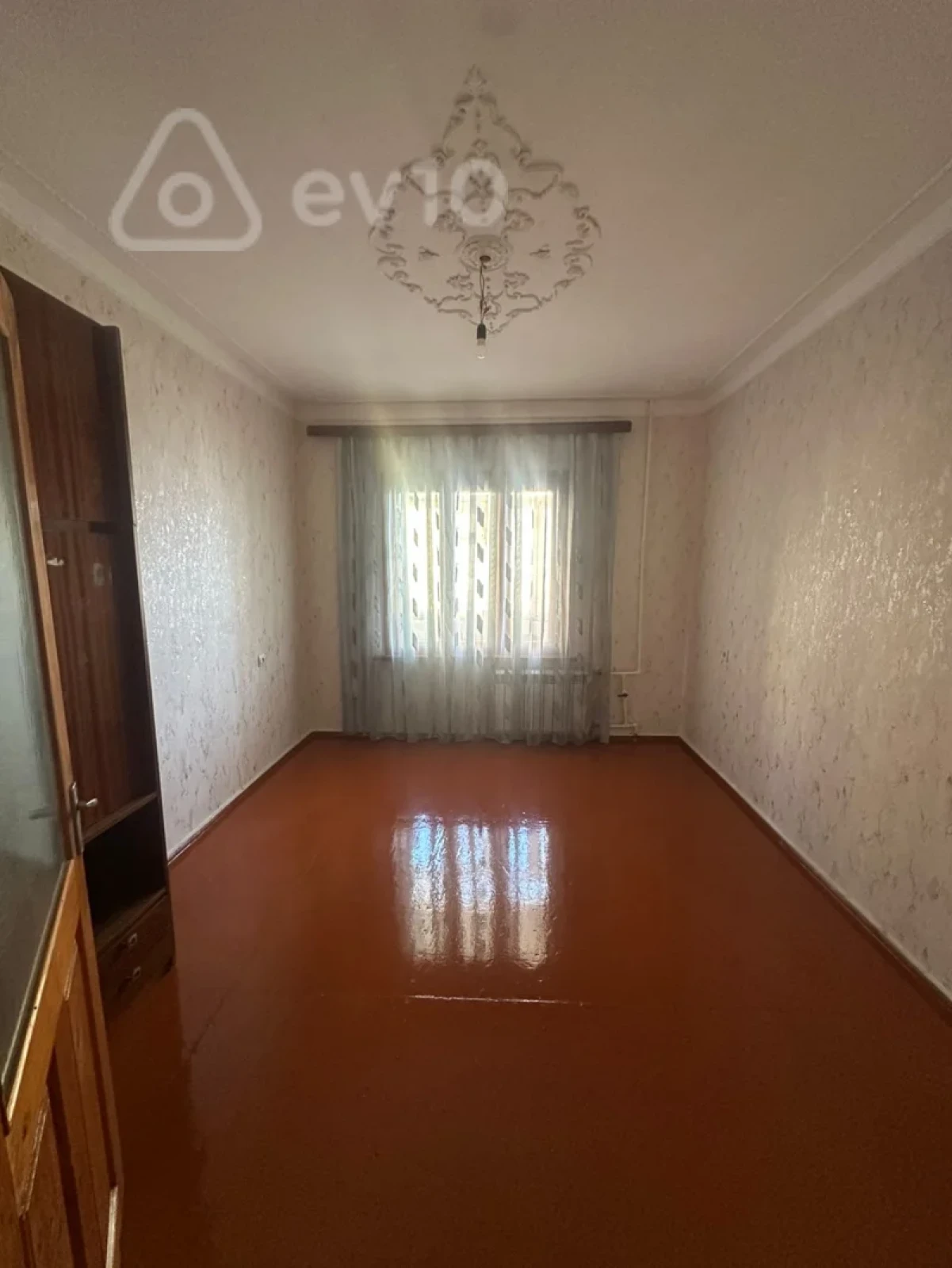 Kirayə verilir 2 otaqlı köhnə tikili 60 m²