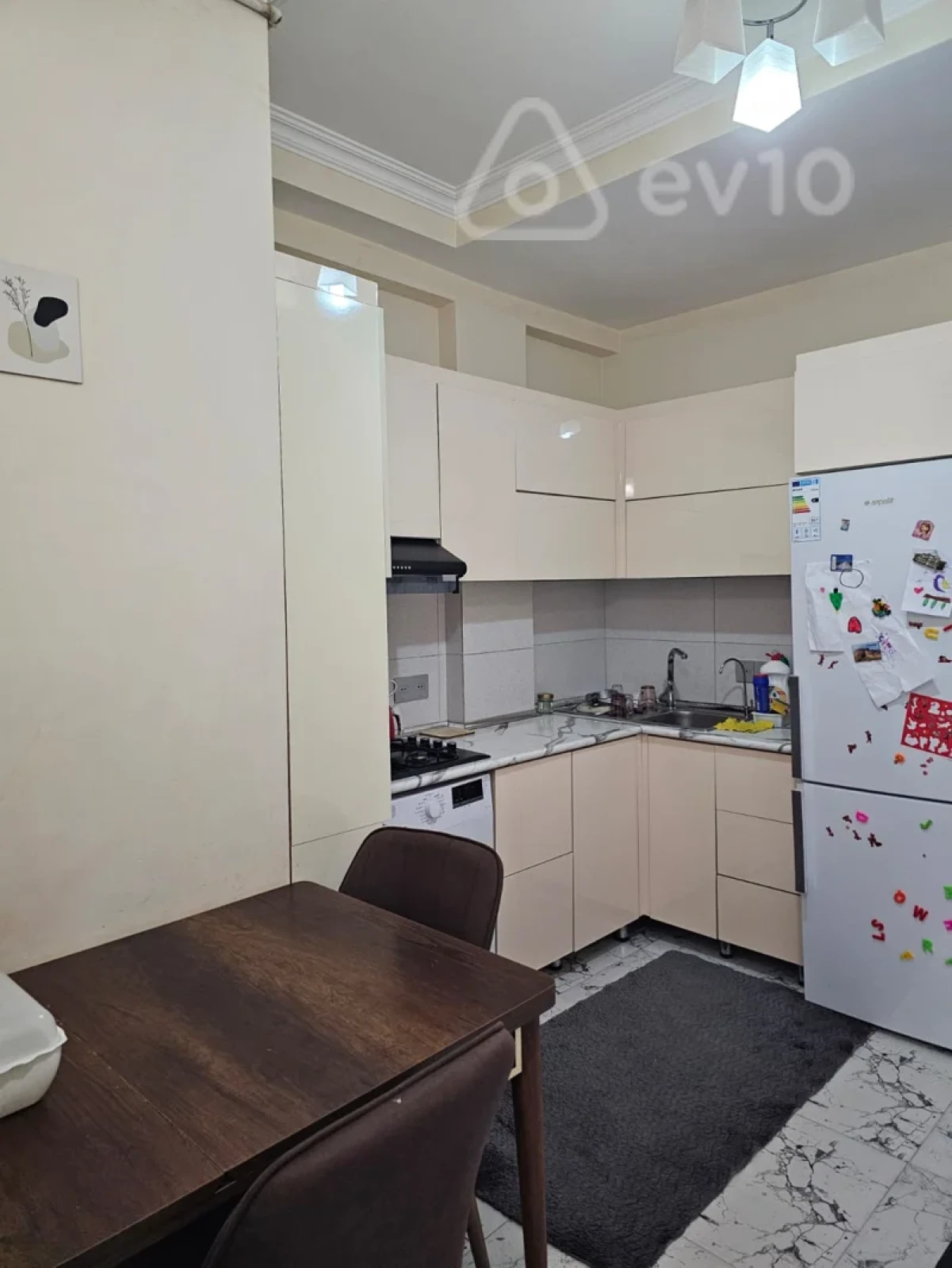 Satılır 3 otaqlı yeni tikili 70 m²