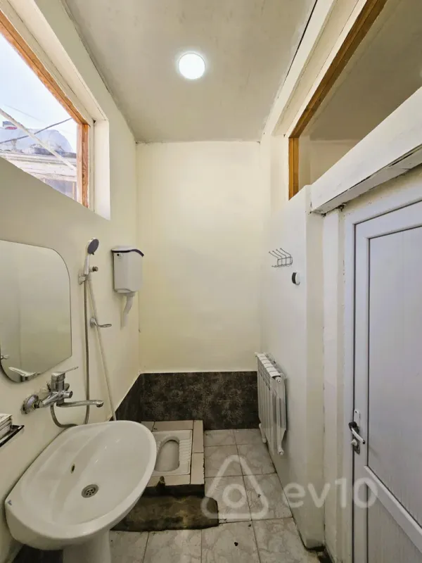 Satılır 4 otaqlı həyət evi 100 m²