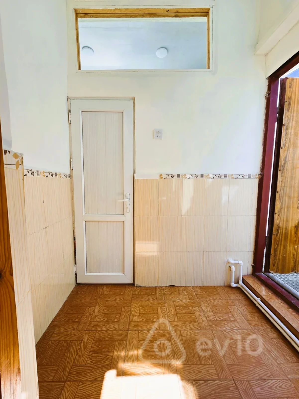Satılır 4 otaqlı həyət evi 100 m²