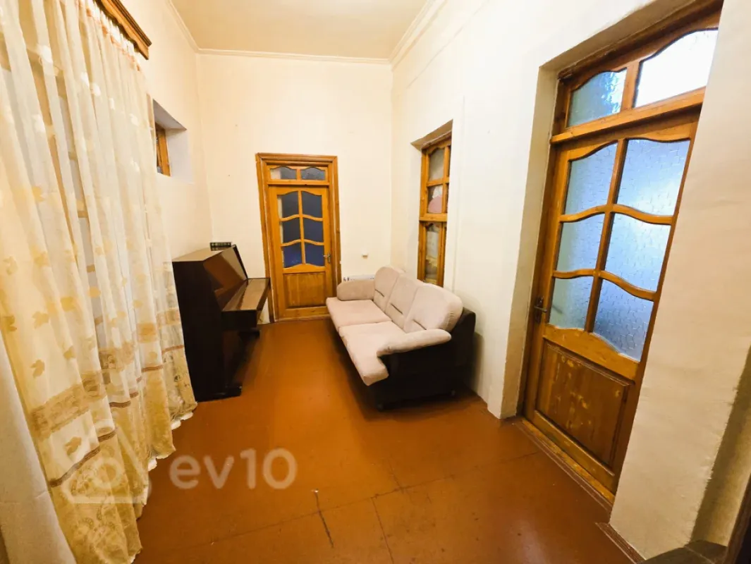 Satılır 4 otaqlı həyət evi 100 m²