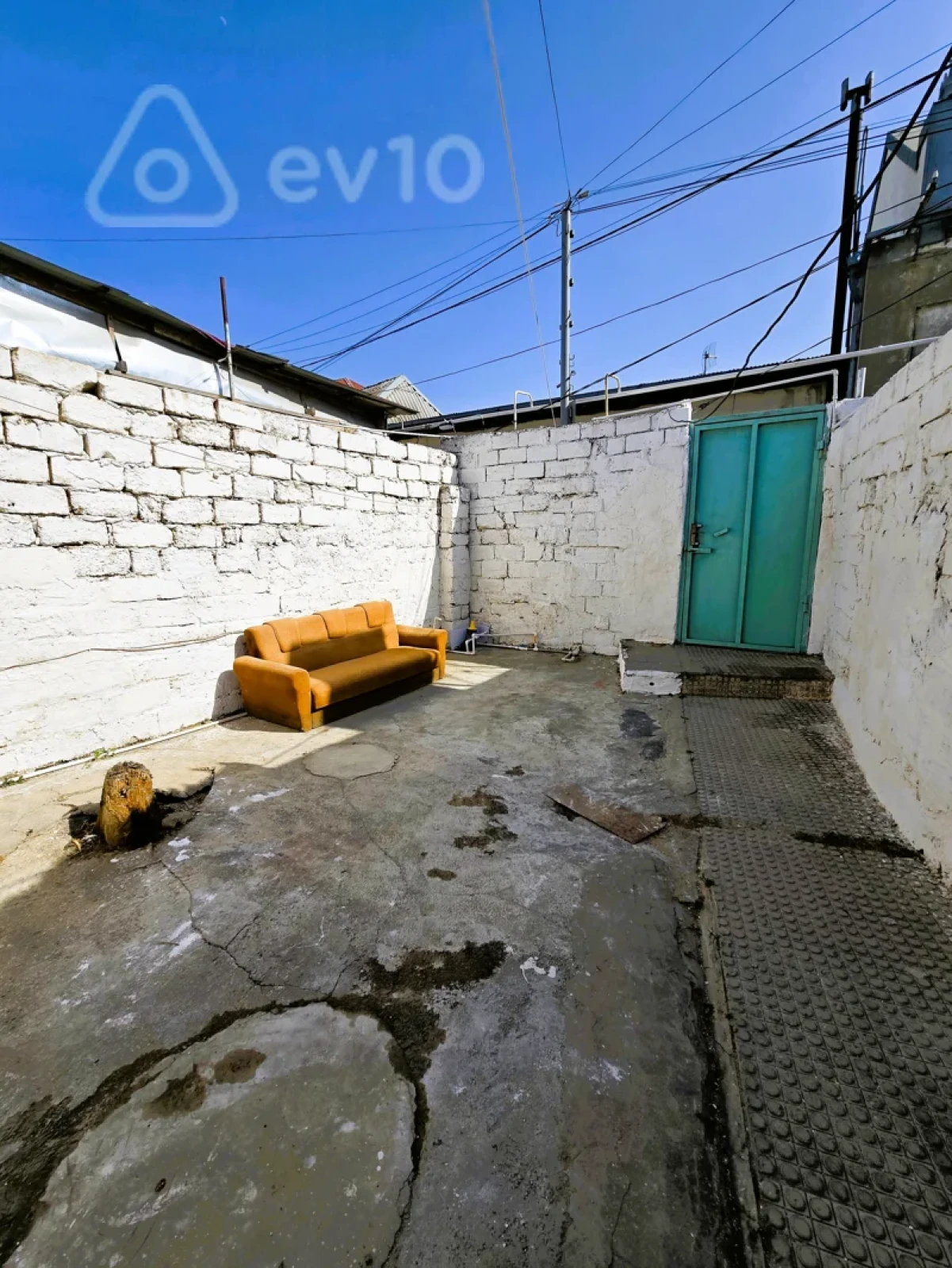 Satılır 4 otaqlı həyət evi 100 m²