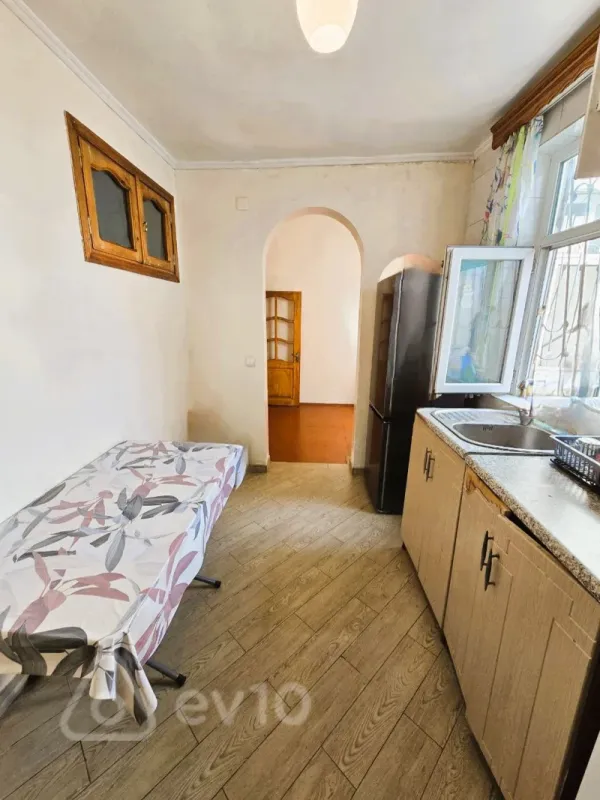 Satılır 4 otaqlı həyət evi 100 m²