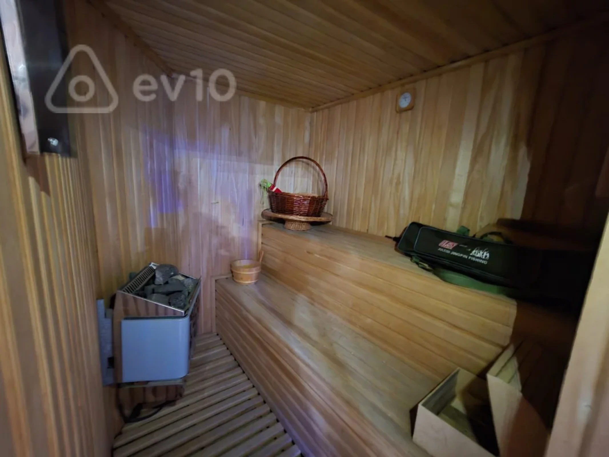 Satılır 11 otaqlı həyət evi 950 m²