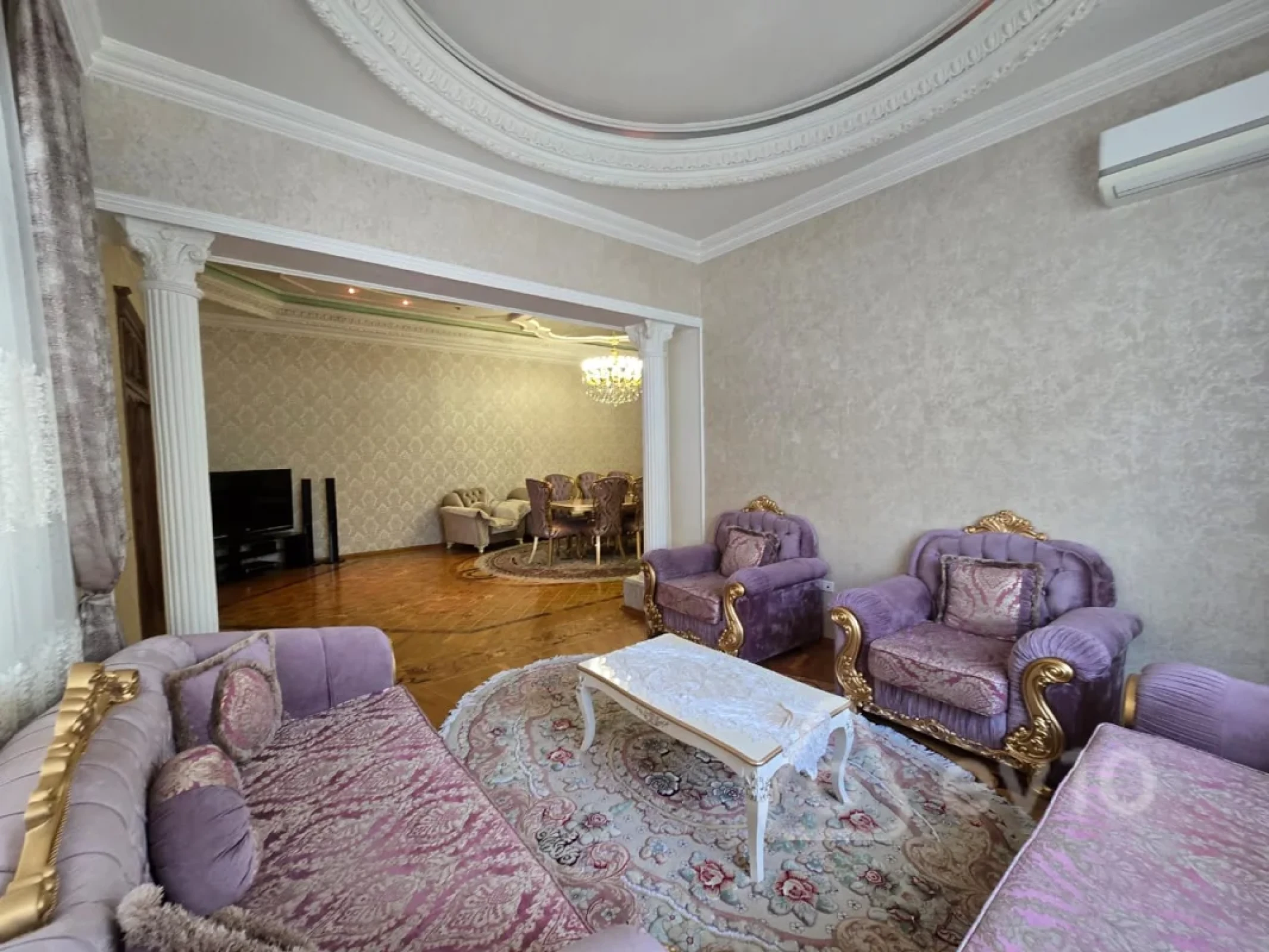 Satılır 11 otaqlı həyət evi 950 m²