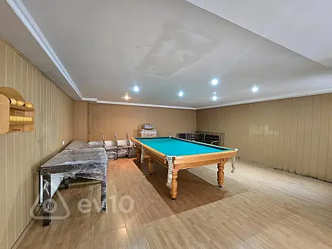 Satılır 11 otaqlı həyət evi 950 m²