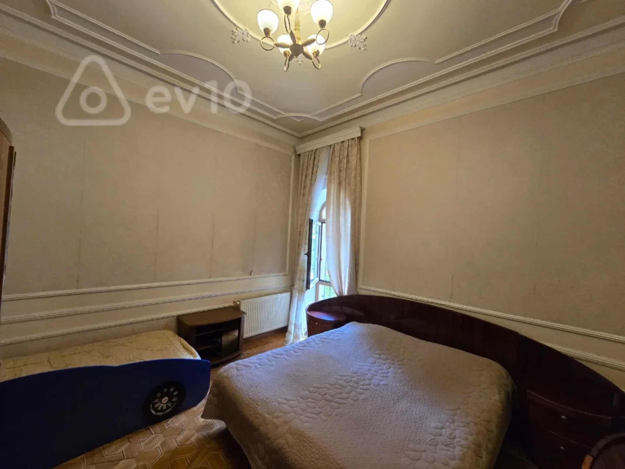 Satılır 11 otaqlı həyət evi 950 m²