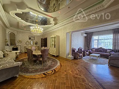 Satılır 11 otaqlı həyət evi 950 m²