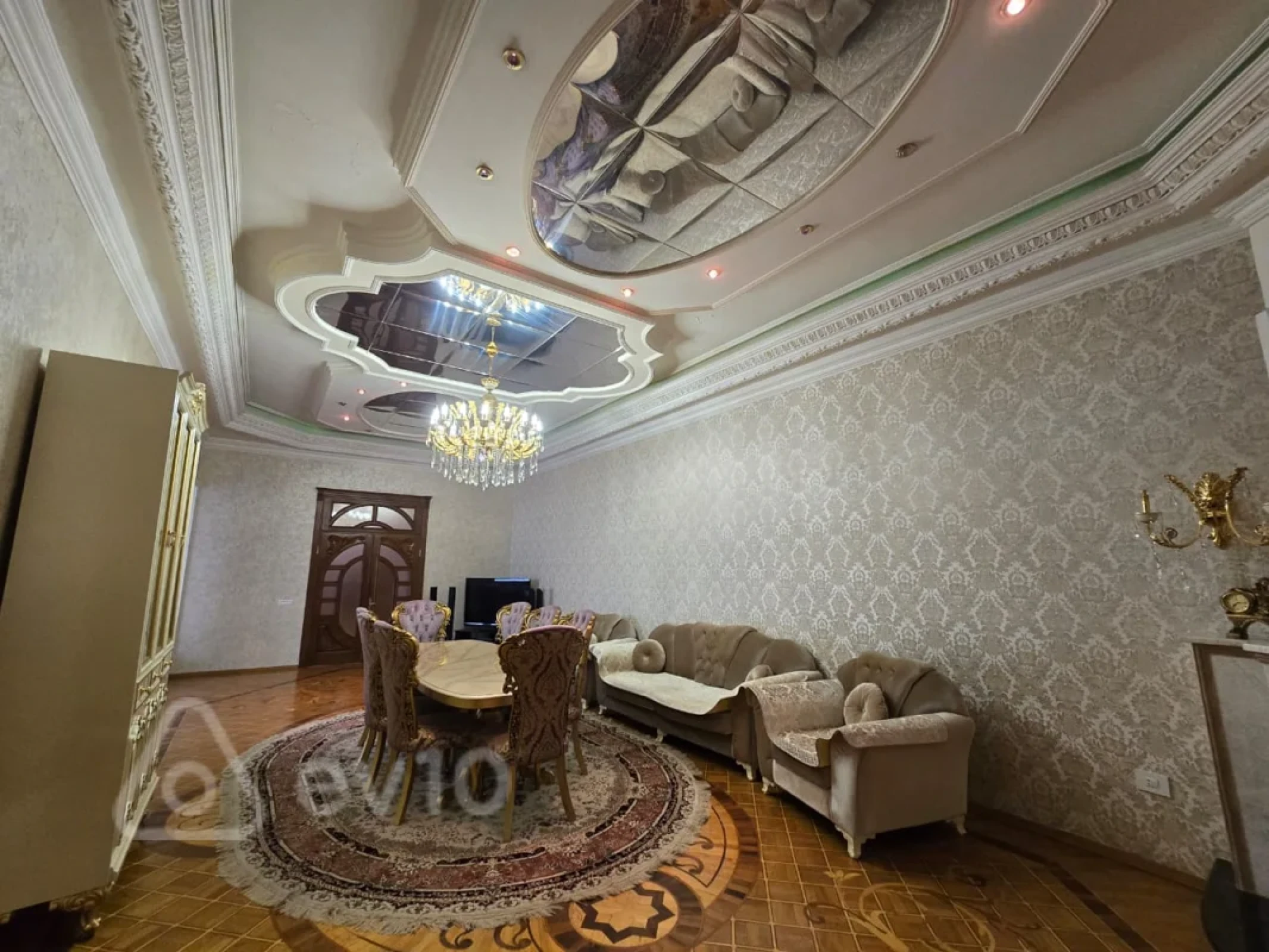 Satılır 11 otaqlı həyət evi 950 m²