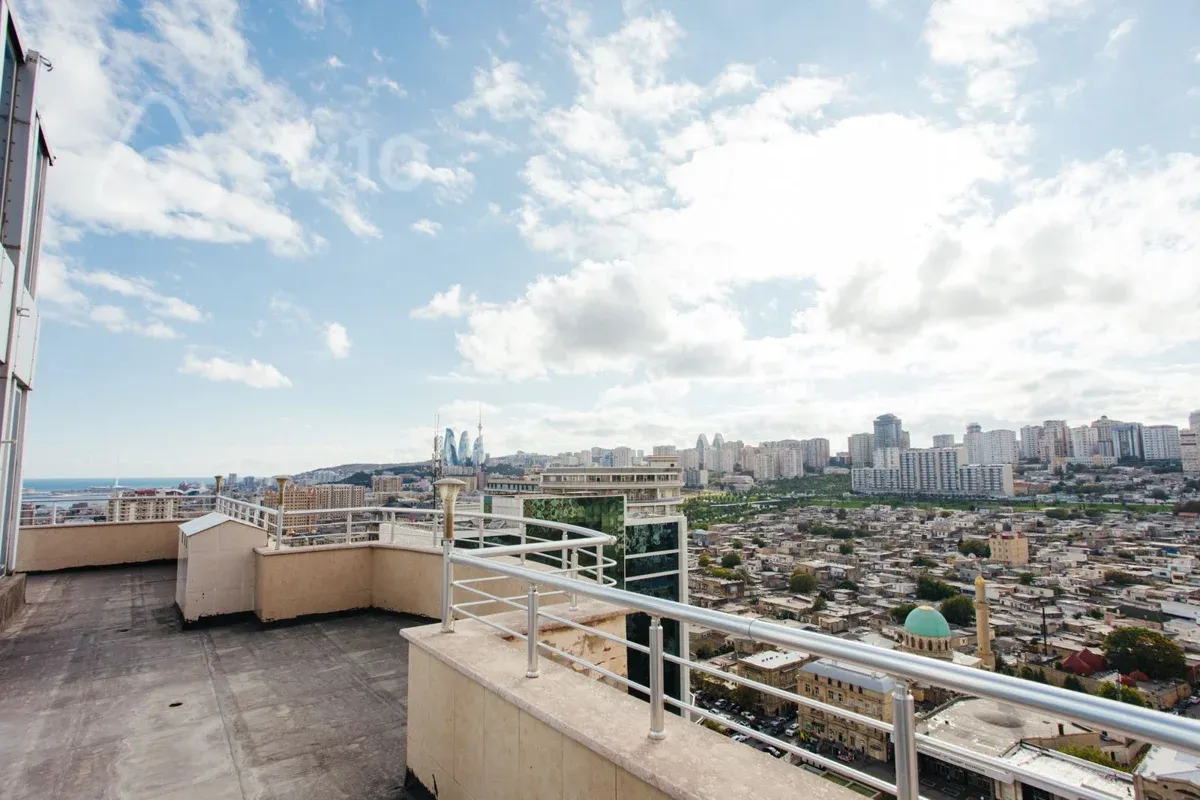 Kirayə verilir 3 otaqlı yeni tikili 167 m²