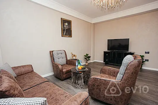 Kirayə verilir 3 otaqlı yeni tikili 167 m²