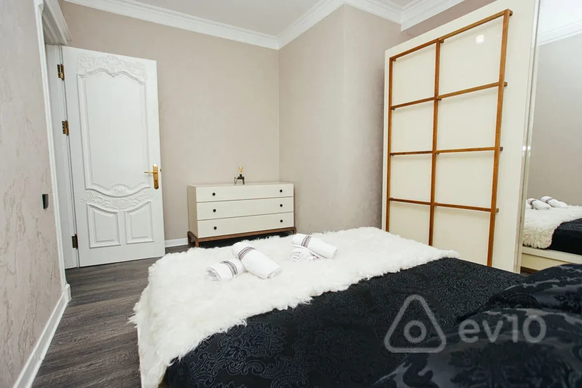 Kirayə verilir 3 otaqlı yeni tikili 167 m²