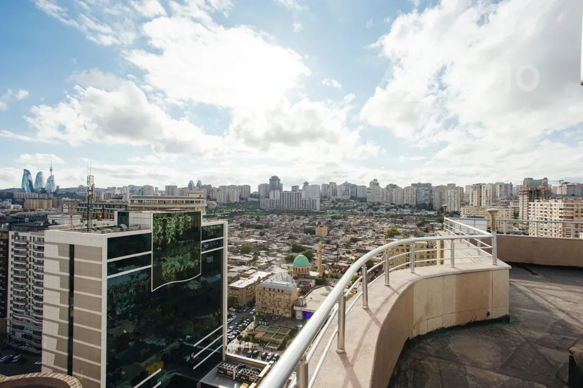 Kirayə verilir 3 otaqlı yeni tikili 167 m²