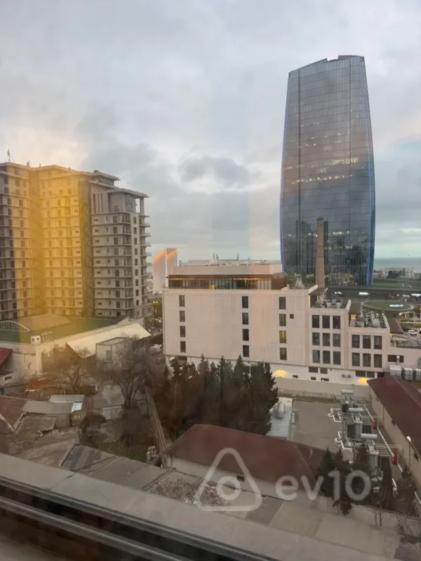 Kirayə verilir 3 otaqlı ofis 80 m²