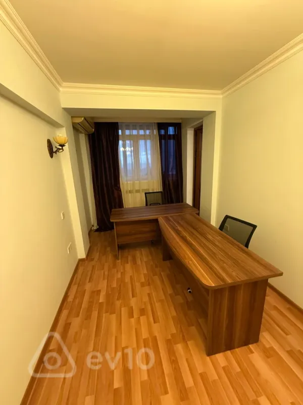 Kirayə verilir 3 otaqlı ofis 80 m²