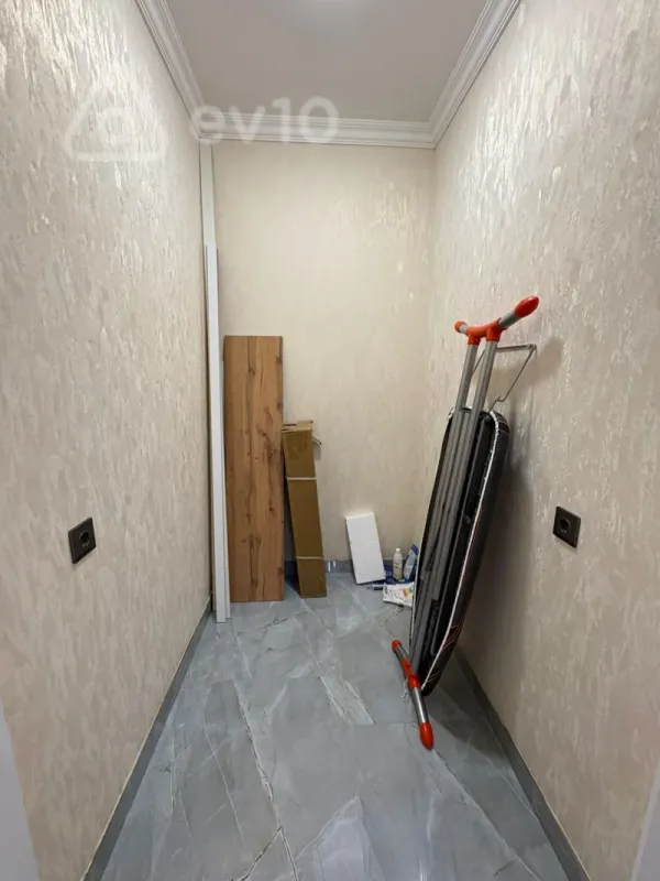 Kirayə verilir 3 otaqlı yeni tikili 140 m²