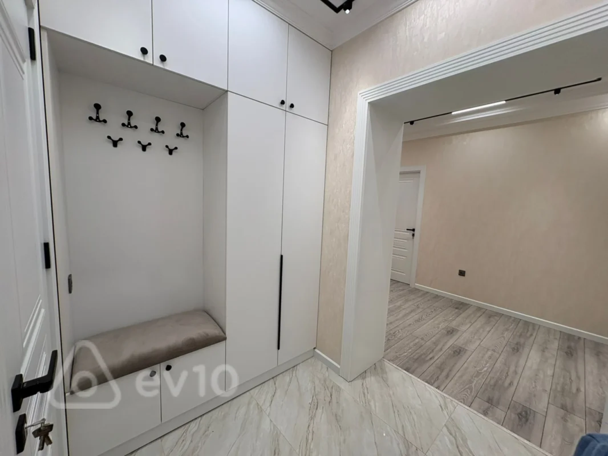 Kirayə verilir 3 otaqlı yeni tikili 140 m²