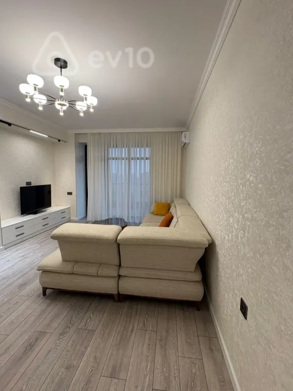 Kirayə verilir 3 otaqlı yeni tikili 140 m²