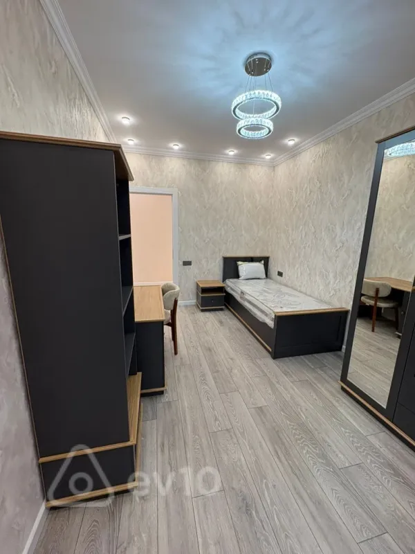 Kirayə verilir 3 otaqlı yeni tikili 140 m²