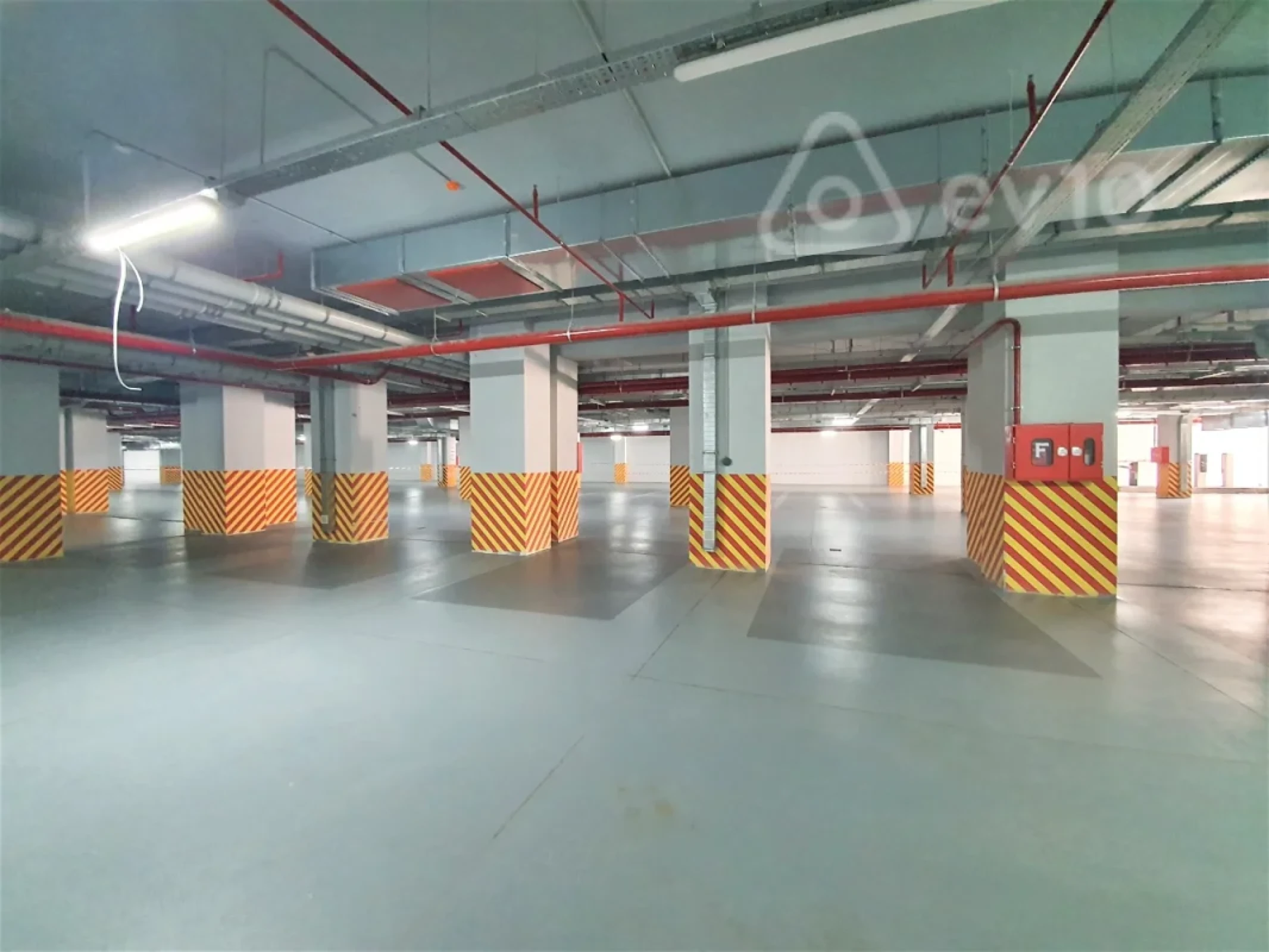 Kirayə verilir 3 otaqlı yeni tikili 140 m²