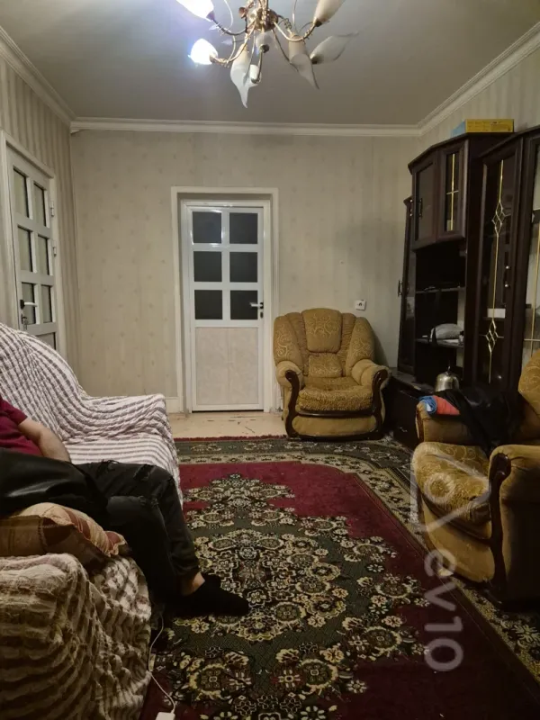 Kirayə verilir 2 otaqlı köhnə tikili 50 m²