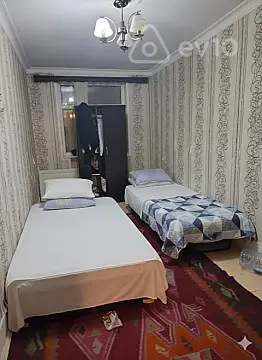 Kirayə verilir 2 otaqlı köhnə tikili 50 m²