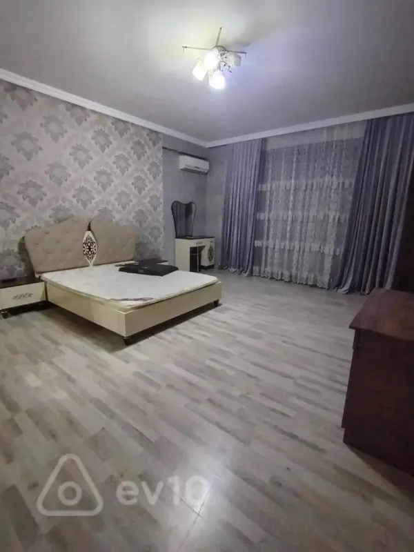 Kirayə verilir 3 otaqlı yeni tikili 190 m²