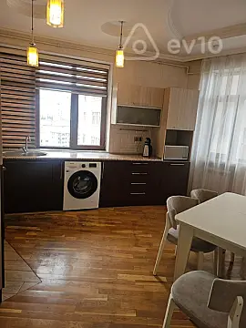 Kirayə verilir 2 otaqlı yeni tikili 80 m²