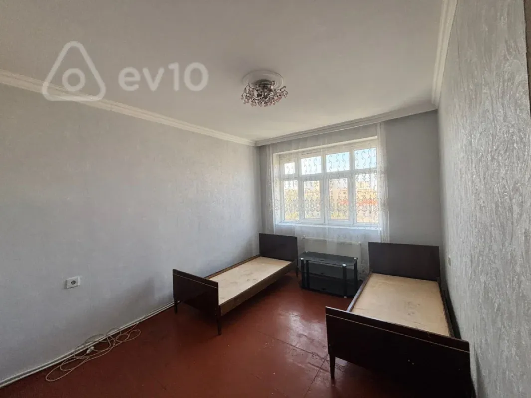 Kirayə verilir 3 otaqlı köhnə tikili 80 m²