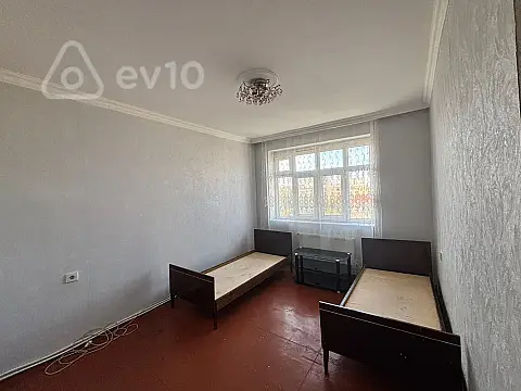 Kirayə verilir 3 otaqlı köhnə tikili 80 m²