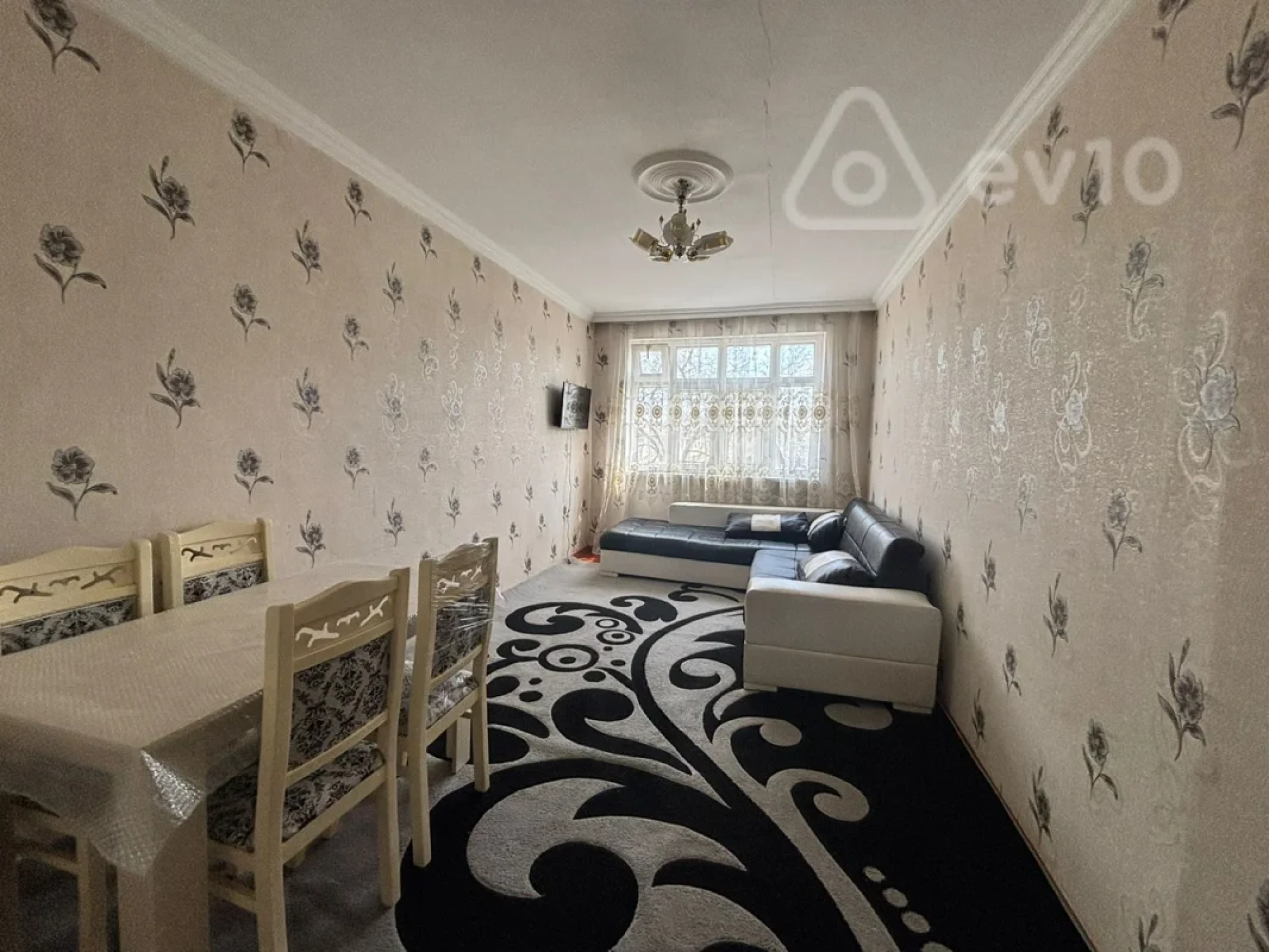 Kirayə verilir 3 otaqlı köhnə tikili 80 m²