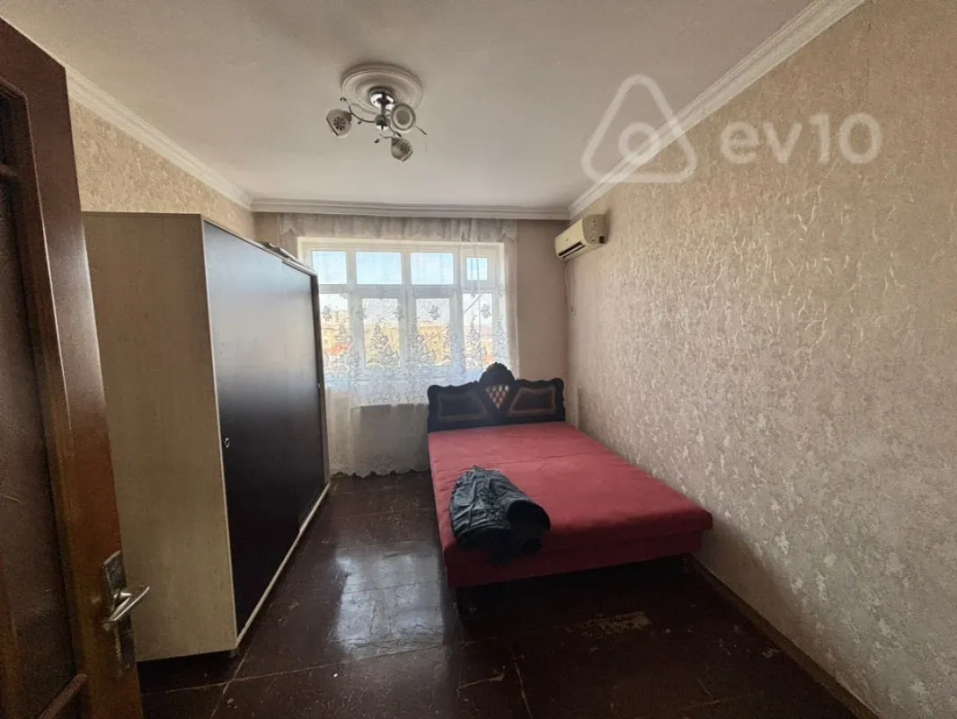 Kirayə verilir 3 otaqlı köhnə tikili 80 m²